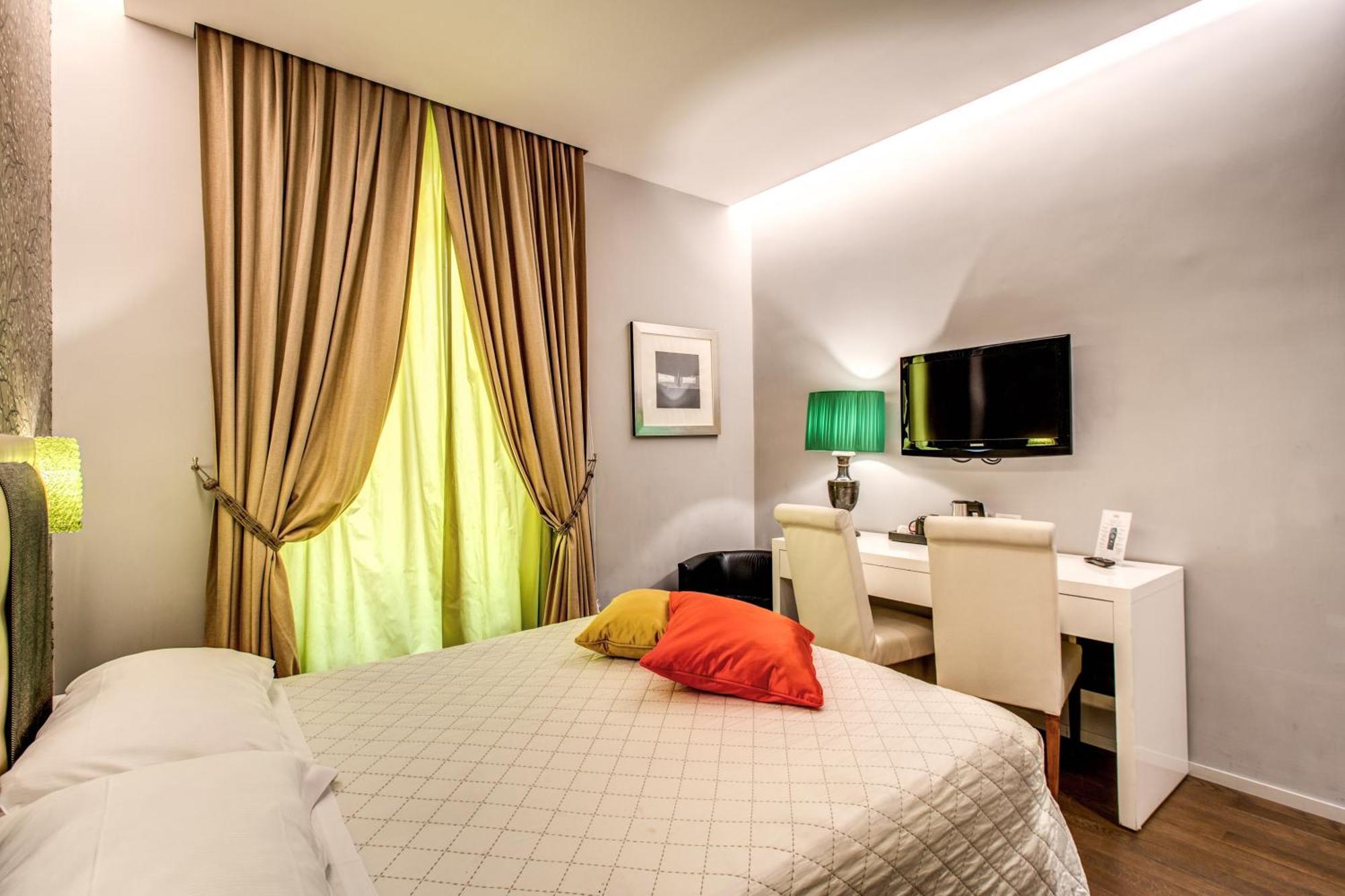 Boutique 4* Rom