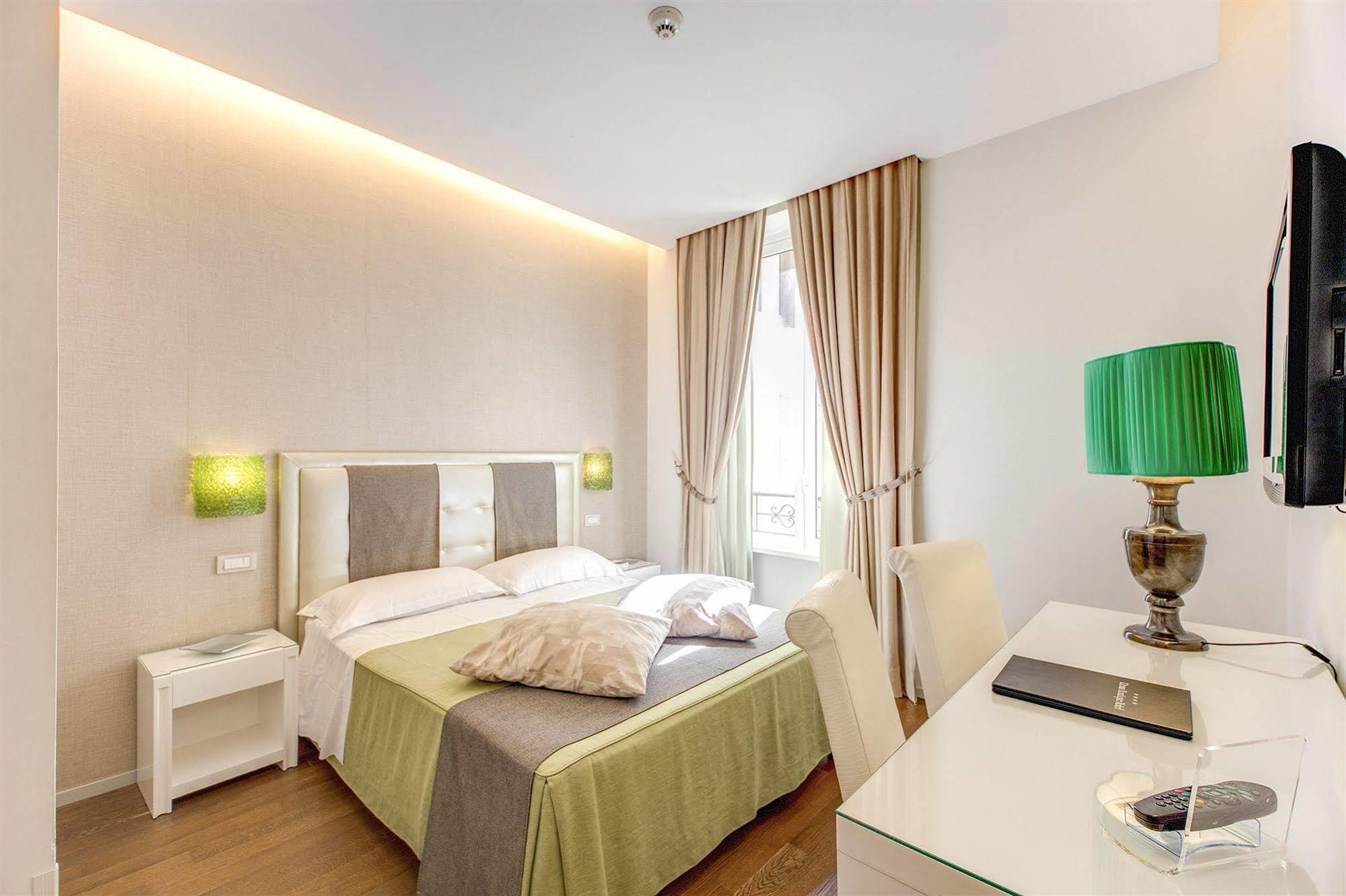Boutique 4* Rom